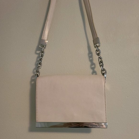 Michael Kors White Genuine Leather Flap Shoulder Bag w Silver Chain & Details - Picture 3 of 13